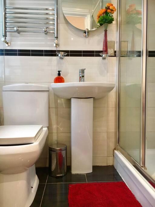One Bedroom Flat In Central ลอนดอน ภายนอก รูปภาพ