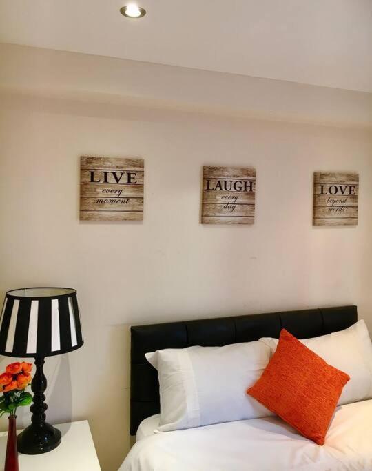 One Bedroom Flat In Central ลอนดอน ภายนอก รูปภาพ